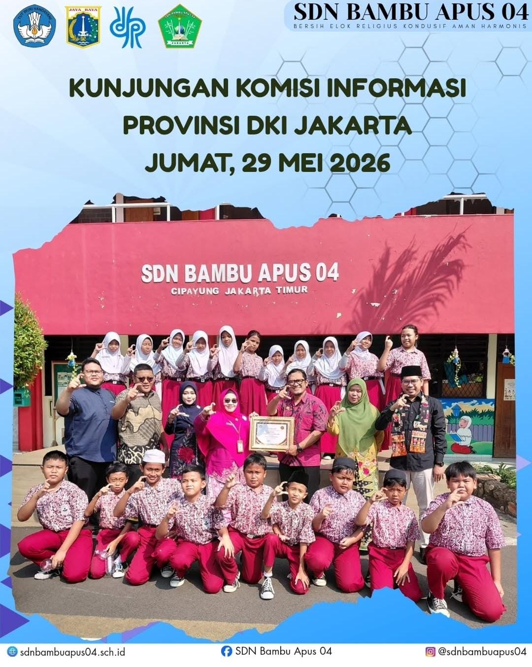 Penerimaan Penghargaan KI Award