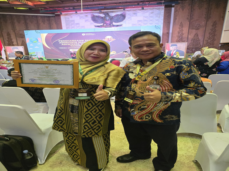 Foto 3 - Penghargaan Adiwiyata