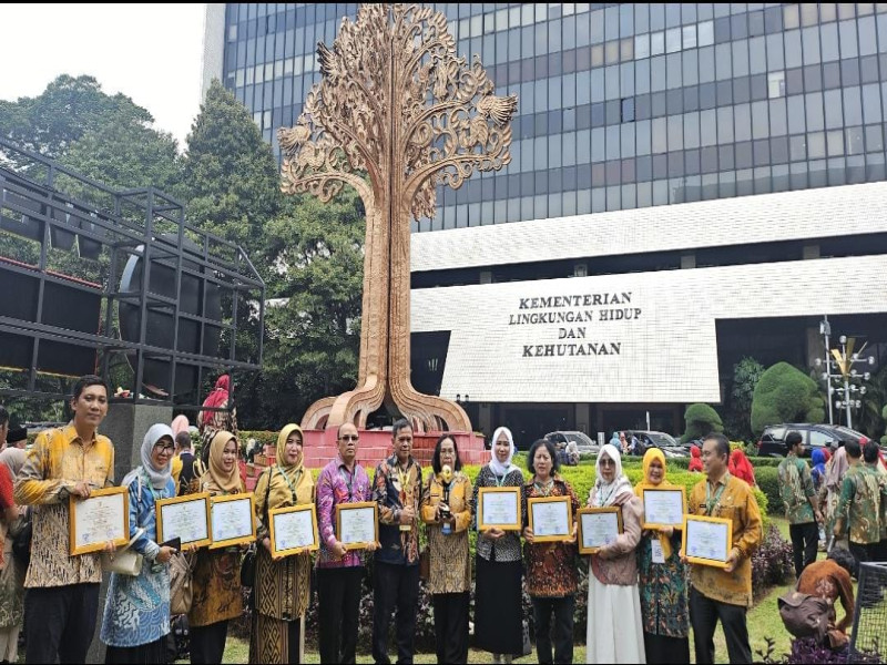 Foto 2 - Penghargaan Adiwiyata